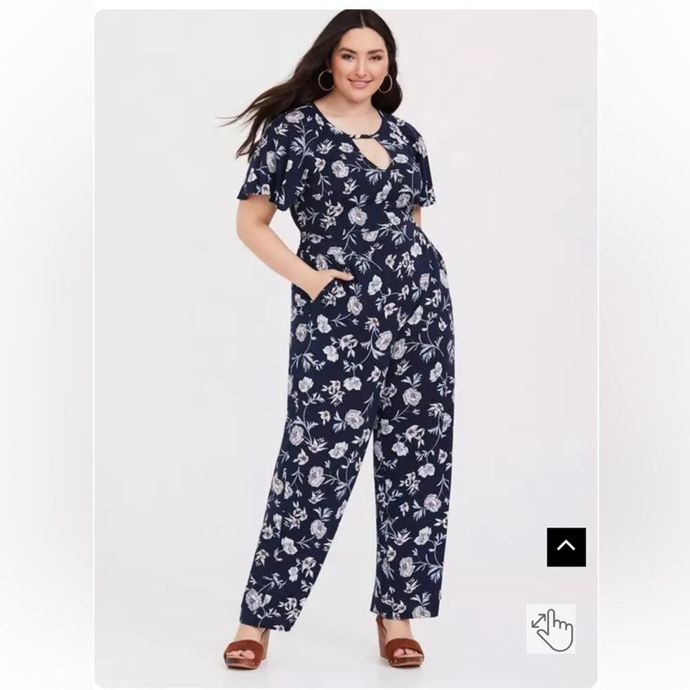 Torrid Challis Navy White Floral Wide Leg Rayon Jumpsuit Women's L Plus Curvy - Picture 3 of 12